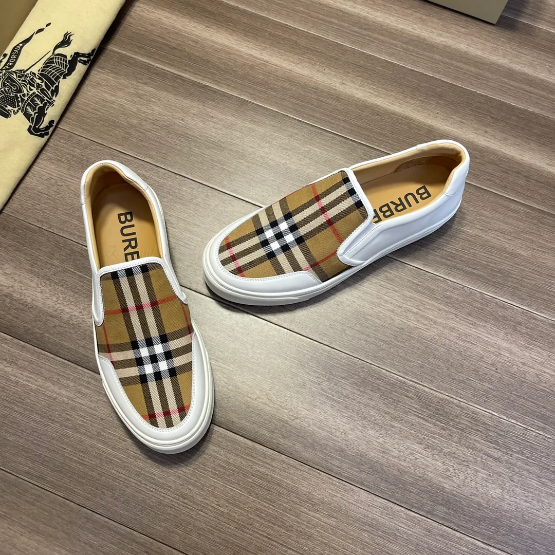 ☕P360💰《BURBERRY》【Original order·Version】Burberry: Top 🔝Purchasing agent🔍🔍The latest men's counter is on sale simultaneously, the original version imported from Italy🔝·Nappa calfskin·Brand totem cloth· Highlighting the (high-end, extravagance, class) travel, home, and best choice" exquisite workmanship (Imported water-dyed leather lining from Italy 🇮🇹), sole: original sole provided by the original factory, ⚠️exclusive double layer Activity·TPR rubber·molded outsole; super comfortable·wear-resistant·non-slip·environmental protection🌳🌳🌳, the real thing is more beautiful🎬The real thing is more beautiful🔍🔍 (high quality·follow the order) You can enter and exit the counter at will: Size: 38·39·40·41·42·43·44 (🎉Customized 45) Welcome to order...☕️